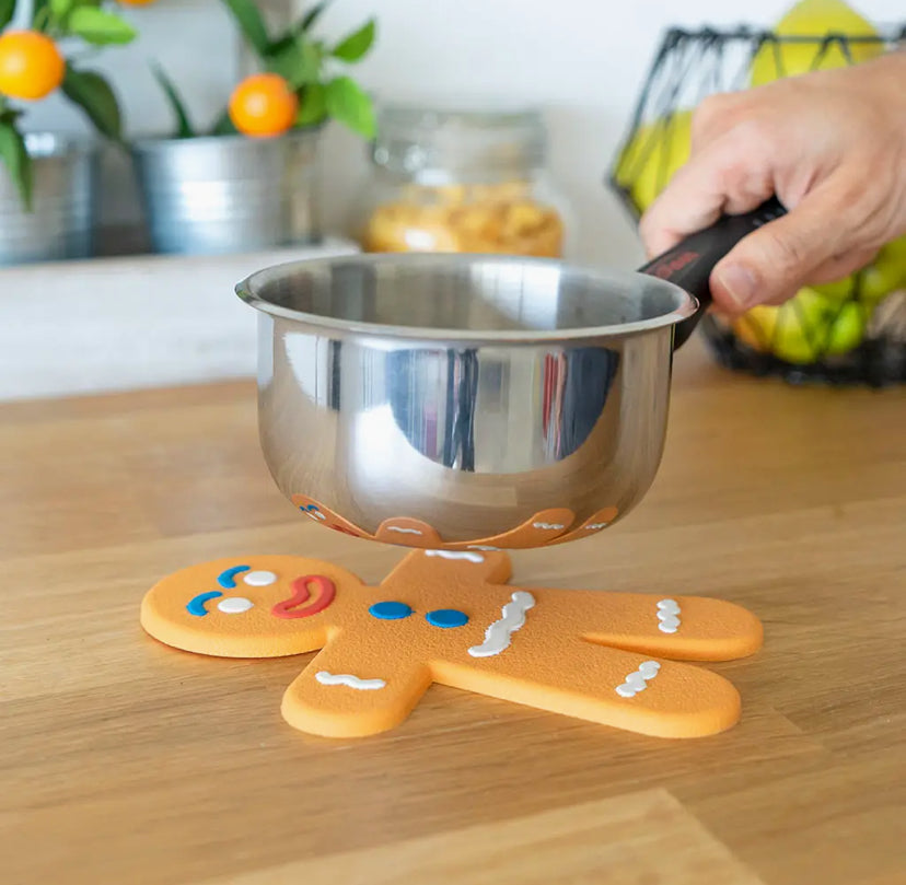 Magnetic silicone gingerbread man trivet